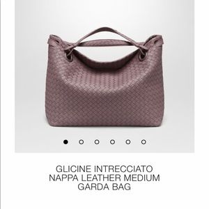 LIKE NEW BOTTEGA VENETA Nappa Intrecciato Medium Garda Bag Glicine.